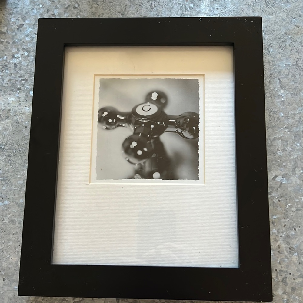 Black picture frame with photo can be changed